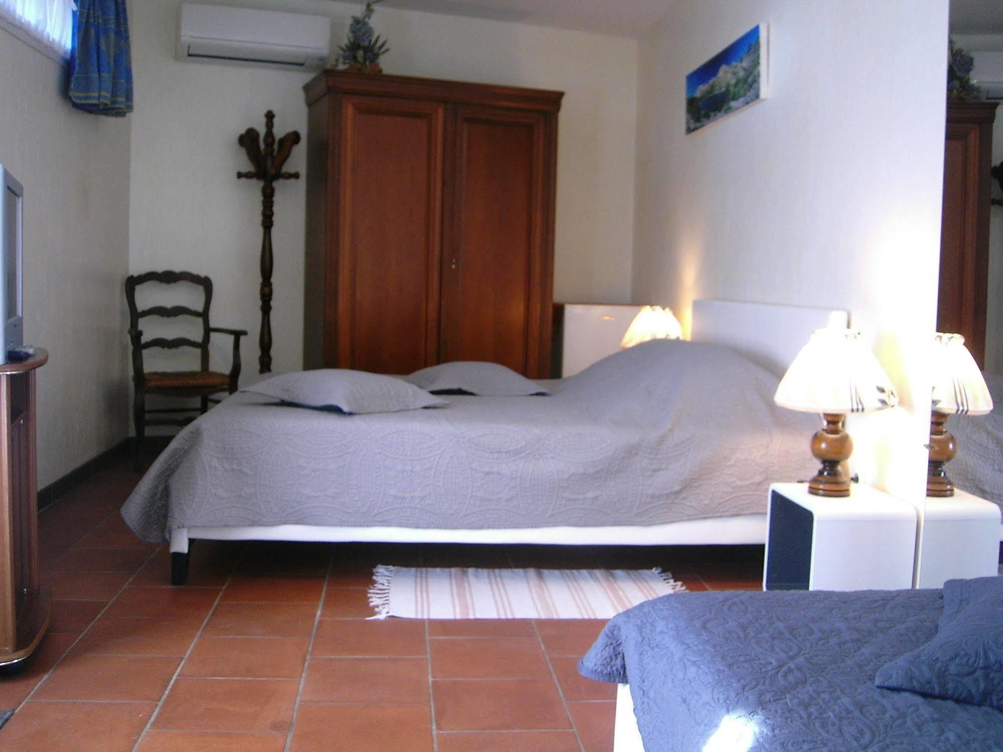 Mas Aurelia B&B Фрежюс Экстерьер фото